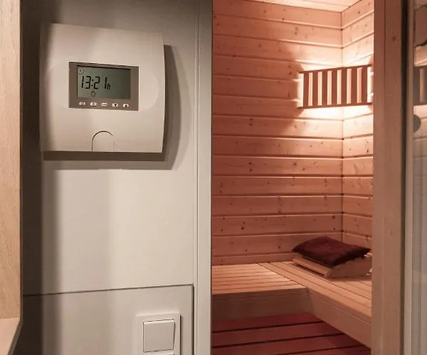 Direkt Am - Kamin, Klima, Sauna Und Boot Hotel *